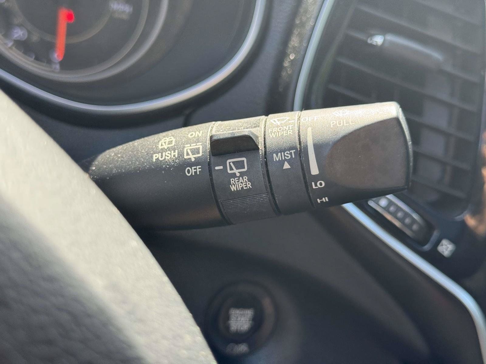 Used 2019 Jeep Cherokee Limited AWD/4WD image 21