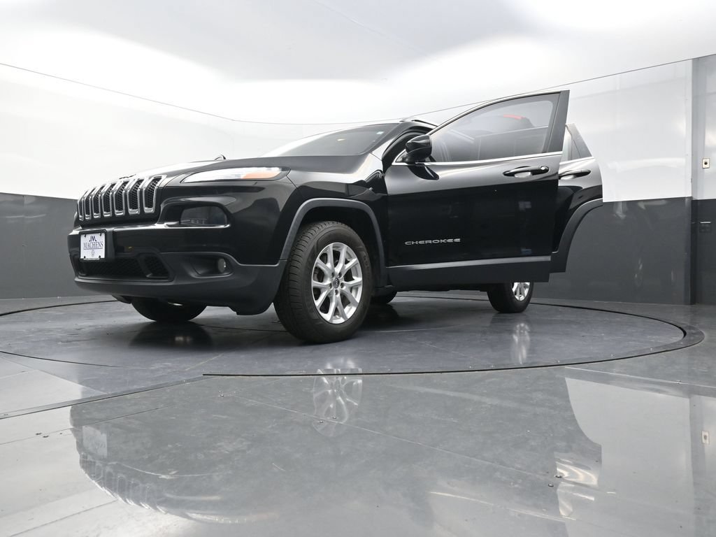 Used 2018 Jeep Cherokee Latitude AWD/4WD image 33