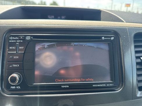 Used 2012 Toyota Sienna XLE FWD image 15
