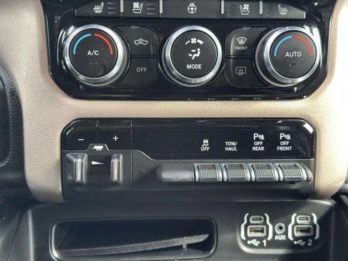 Used 2021 RAM 1500 Laramie image 34