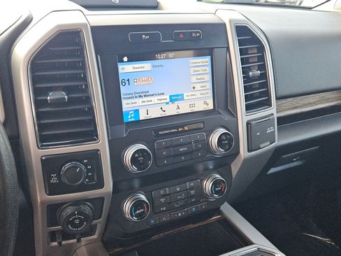 Used 2019 Ford F150 Lariat w/ Equipment Group 502A Luxury image 13