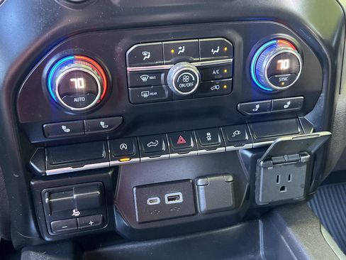 Used 2019 Chevrolet Silverado 1500 RST image 33