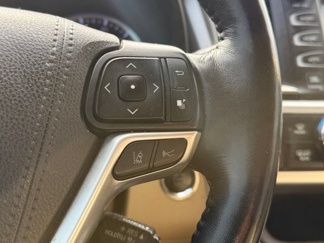 Used 2019 Toyota Highlander Limited Platinum AWD/4WD image 28