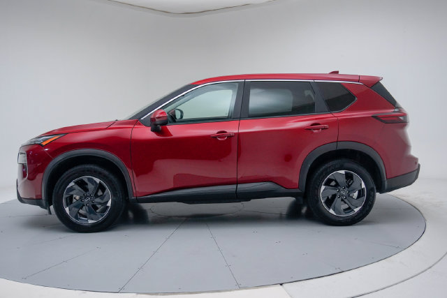 Used 2025 Nissan Rogue SV AWD/4WD image 2