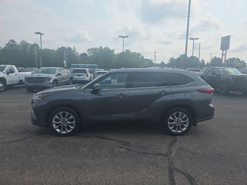 Used 2021 Toyota Highlander Limited AWD/4WD image 1