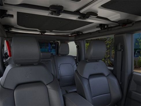 New 2025 Ford Bronco Badlands image 12