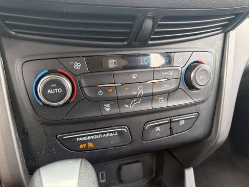 Used 2017 Ford Escape SE AWD/4WD image 25