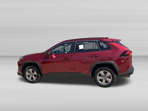 Used 2025 Toyota RAV4 XLE AWD/4WD image 8