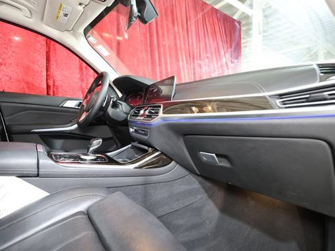 Used 2019 BMW X7 xDrive40i w/ Premium Package AWD/4WD image 29