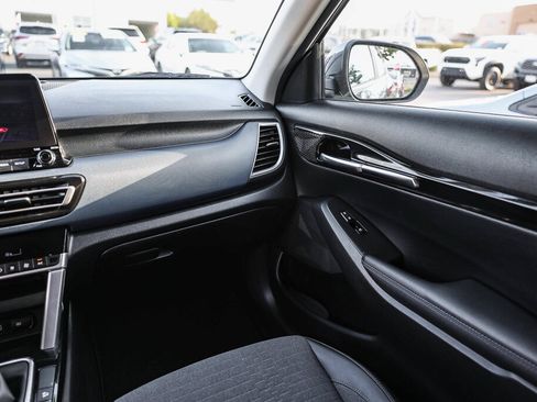 Used 2023 Kia Seltos S w/ Navigation Package FWD image 6
