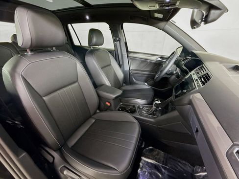 Certified 2023 Volkswagen Tiguan SE R-Line image 26