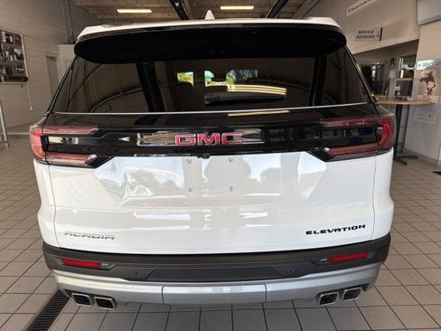 Used 2025 GMC Acadia Elevation image 4