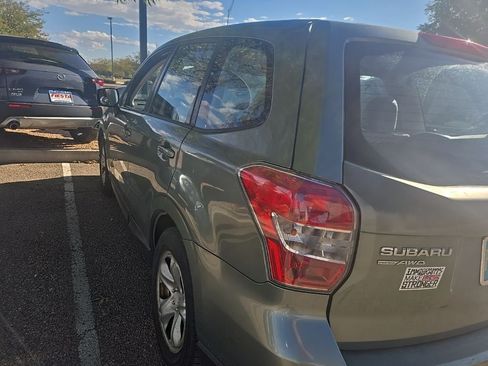 Used 2014 Subaru Forester 2.5i AWD/4WD image 4