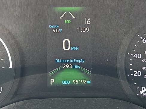 Used 2022 Toyota Sienna LE FWD image 26