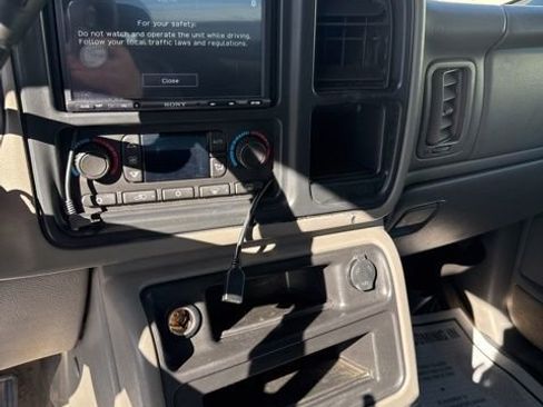 Used 2005 GMC Sierra 1500 SLT w/ Light Duty Power Package AWD/4WD image 15