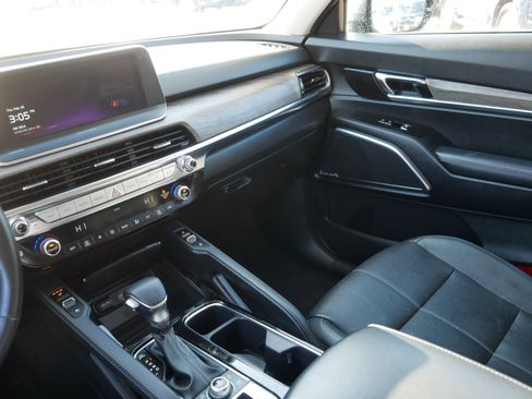 Certified 2022 Kia Telluride SX w/ Nightfall Edition Package image 11