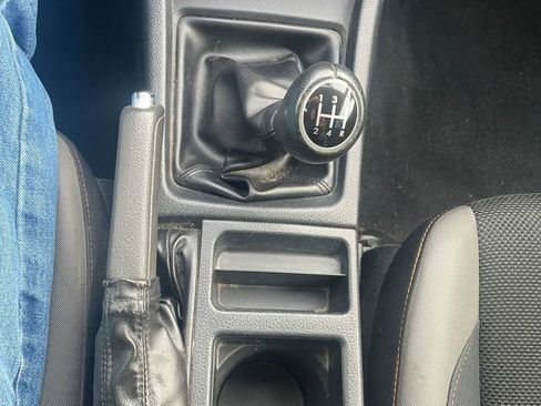 Used 2016 Subaru Crosstrek 2.0i Premium image 13