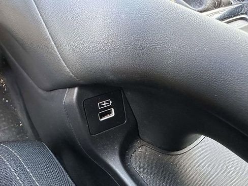 Used 2023 Honda HR-V LX image 18