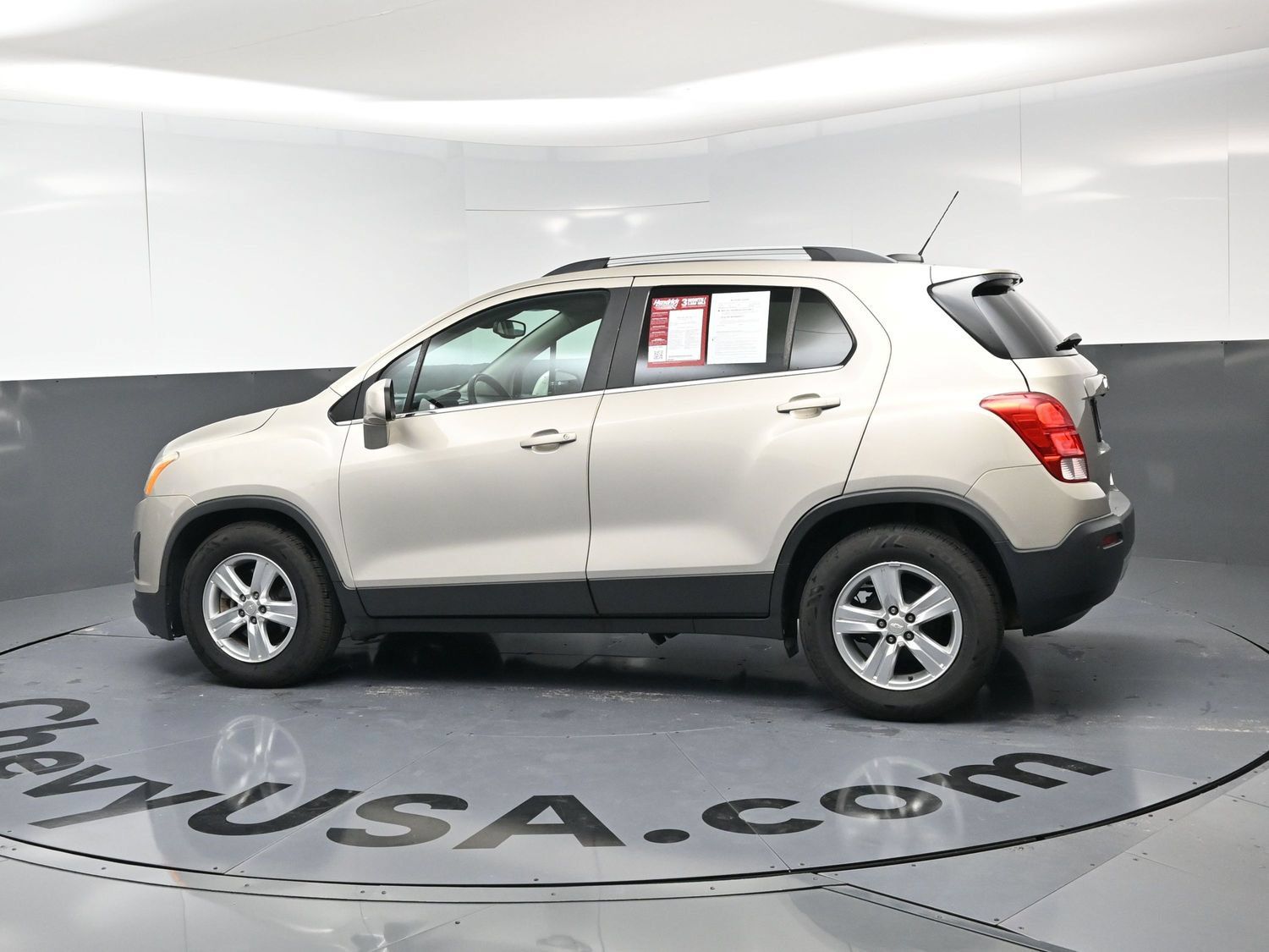 Used 2016 Chevrolet Trax LT w/ LT Convenience Package FWD image 6