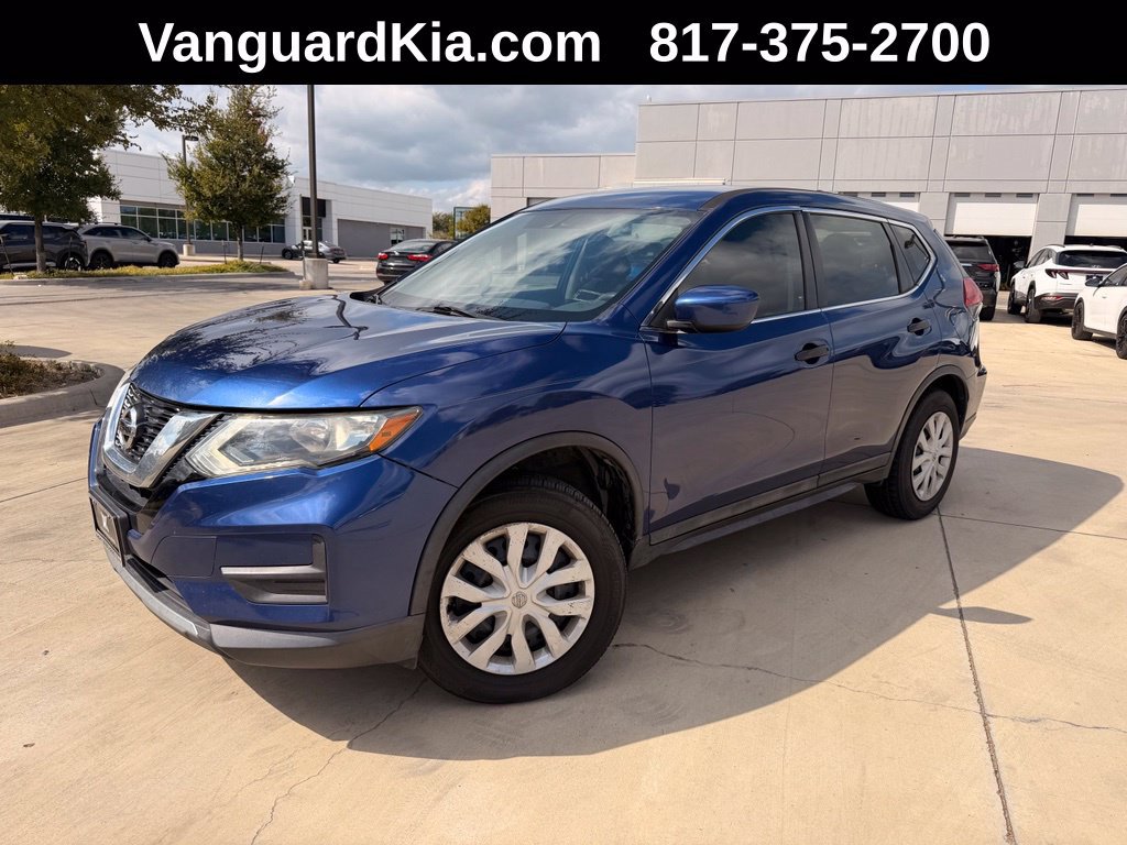Used 2017 Nissan Rogue S FWD image 1
