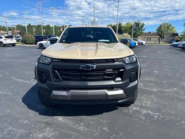 Used 2024 Chevrolet Colorado Trail Boss w/ Advanced Trailering Package AWD/4WD image 2