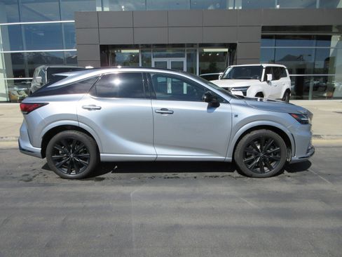 Used 2024 Lexus RX 500h F Sport AWD/4WD image 12