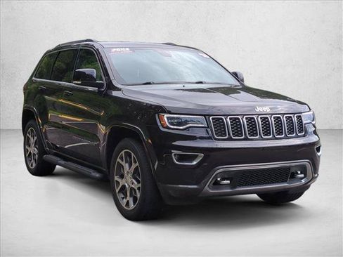 Used 2018 Jeep Grand Cherokee Limited RWD image 3