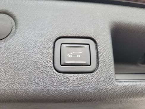 Certified 2023 Chevrolet Equinox LT FWD image 24