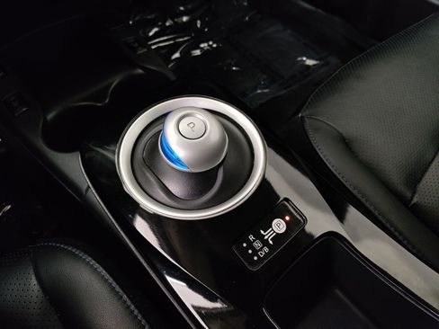 Used 2015 Nissan Leaf SL w/ Premium Package image 29