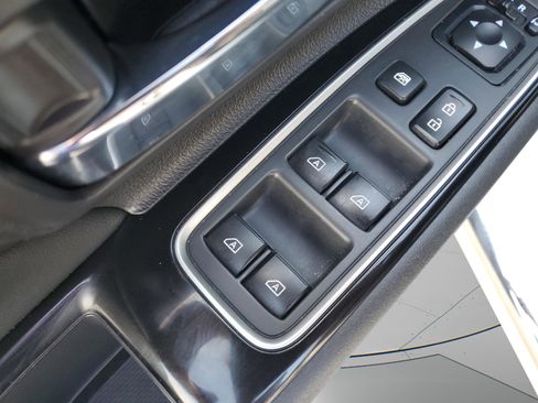 Used 2019 Mitsubishi Outlander GT image 29