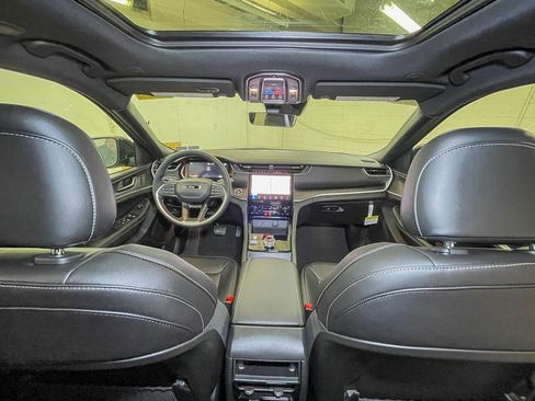 New 2025 Jeep Grand Cherokee Limited w/ MOPAR Finishing Package image 22