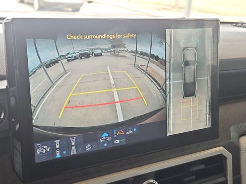 Used 2024 Toyota Tacoma Limited w/ Limited Package (LT) image 13