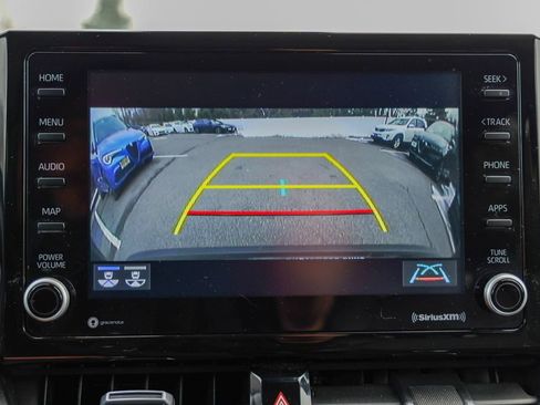 Used 2022 Toyota Corolla Cross XLE image 51