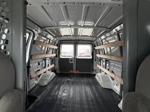 Used 2014 Ford E-250 and Econoline 250 w/ Power Group image 20