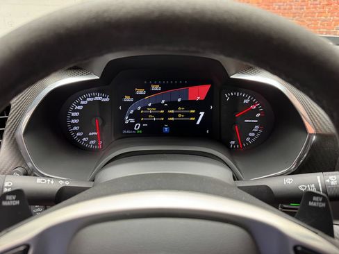 Used 2015 Chevrolet Corvette Z06 w/ 3LZ Preferred Equipment Group RWD image 16