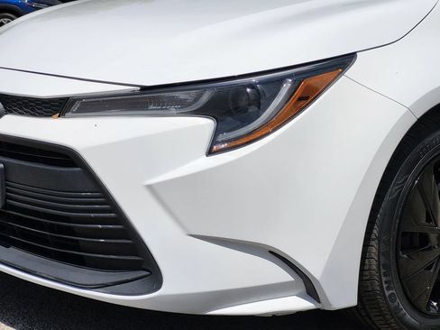 Used 2024 Toyota Corolla LE FWD image 5