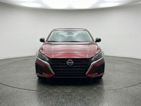 Used 2025 Nissan Altima 2.5 SV image 2