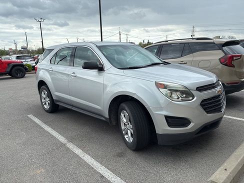 Used 2017 Chevrolet Equinox LS image 1