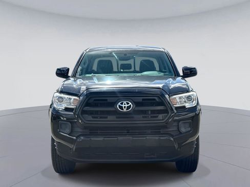 Used 2016 Toyota Tacoma SR image 8