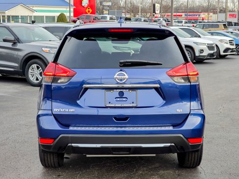 Used 2018 Nissan Rogue SL w/ Premium Package image 16