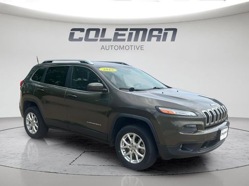 Used 2015 Jeep Cherokee Latitude w/ Comfort/Convenience Group AWD/4WD image 7