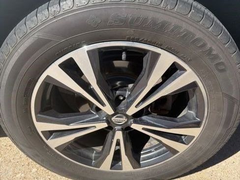 Used 2019 Nissan Rogue SV w/ Sun & Sound Touring Package AWD/4WD image 7