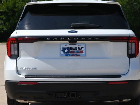 New 2025 Ford Explorer Active image 6