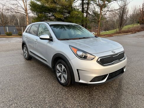 Used 2019 Kia Niro FE image 9