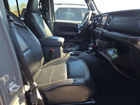 Used 2023 Jeep Wrangler Unlimited Sahara image 5