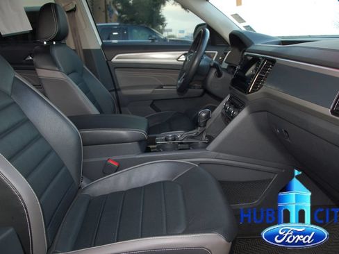 Used 2022 Volkswagen Atlas SEL Premium AWD/4WD image 16