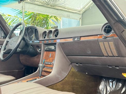 Used 1987 Mercedes-Benz 560 SL image 32