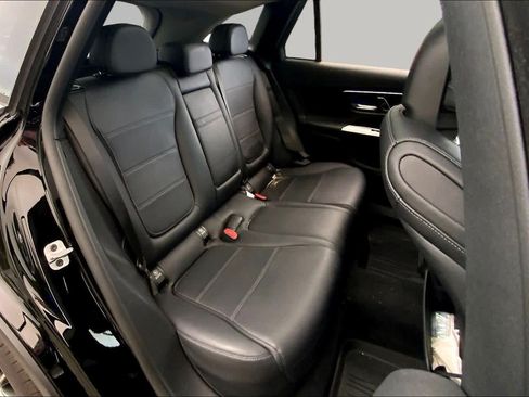 Used 2023 Mercedes-Benz GLC 300 4MATIC image 20