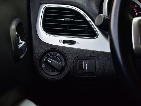 Used 2020 Dodge Journey SE w/ SE Popular Equipment Group FWD image 41
