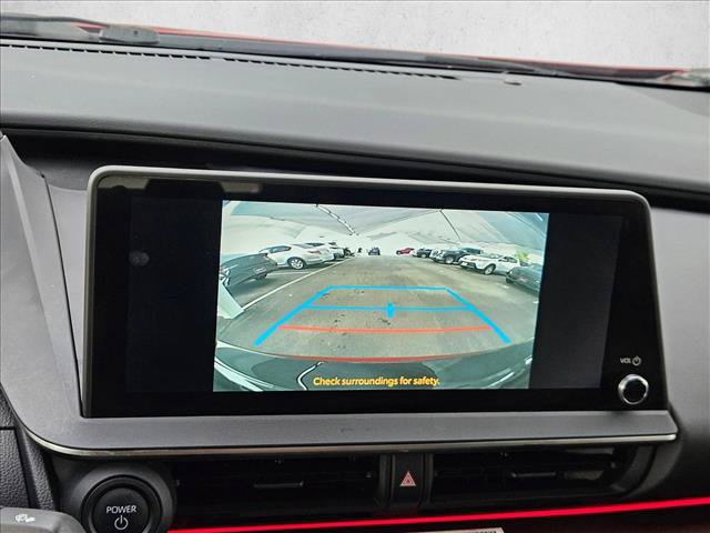 Used 2024 Toyota Prius Prime FWD image 12